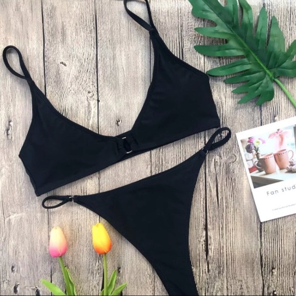 Sexy Black Bikini - Picture 3 of 4